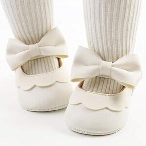 New Lafegen Baby Girl Size 0-6 Mos White Faux Leather Bow Hook Loop Crib Shoes